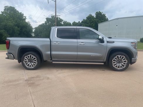 Used 2026 GMC Sierra 1500 Denali Ultimate AWD/4WD image 4