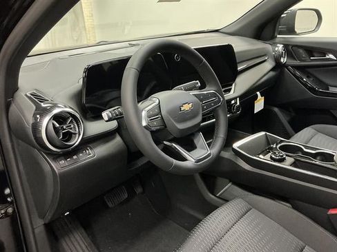 New 2027 Chevrolet Equinox LT w/ LPO, Floor Liner Package AWD/4WD image 10