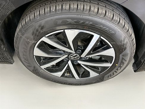 Used 2024 Volkswagen Jetta S image 11