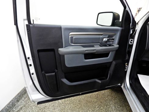 Used 2018 RAM 1500 Express RWD image 9