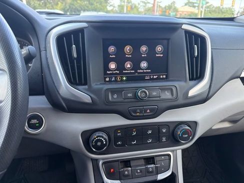 Used 2024 GMC Terrain SLE FWD image 14