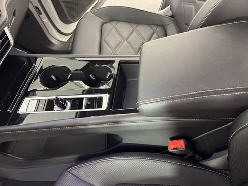 Used 2025 Volkswagen Atlas SE image 27