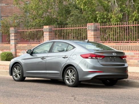 Used 2018 Hyundai Elantra SEL FWD image 4