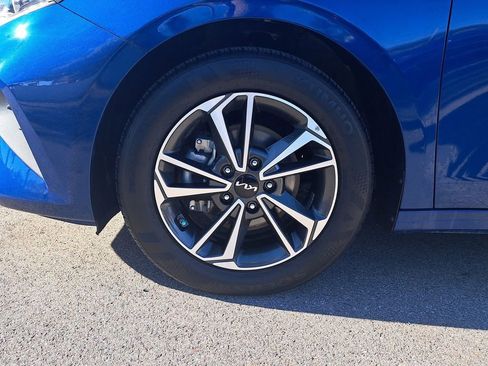 Used 2023 Kia Forte LXS image 11