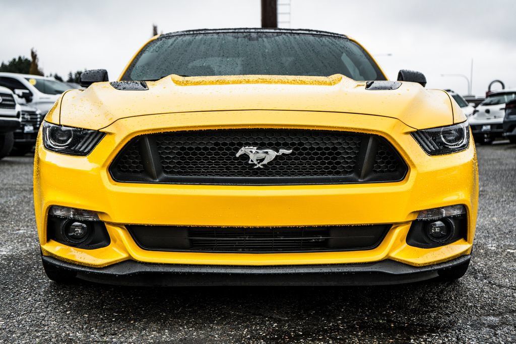 Used 2016 Ford Mustang GT Premium RWD image 3