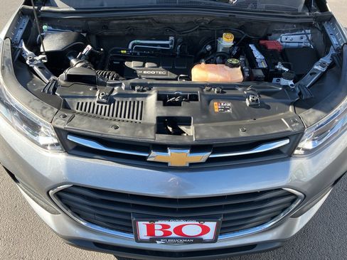 Used 2020 Chevrolet Trax LS image 38