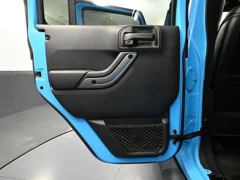 Used 2018 Jeep Wrangler Unlimited Sahara image 33