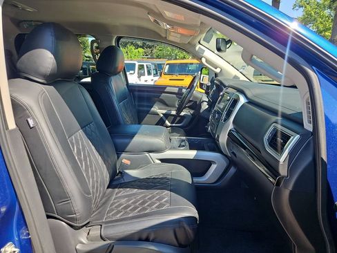 Used 2019 Nissan Titan SV AWD/4WD image 16