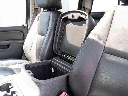 Used 2014 Chevrolet Silverado 3500 LTZ AWD/4WD image 6