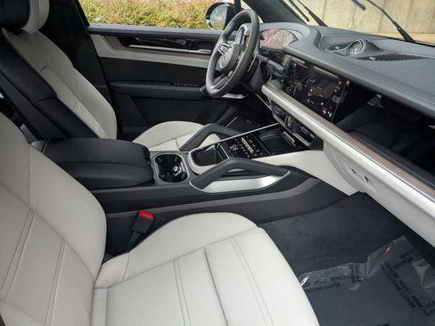 New 2026 Porsche Cayenne Turbo image 27