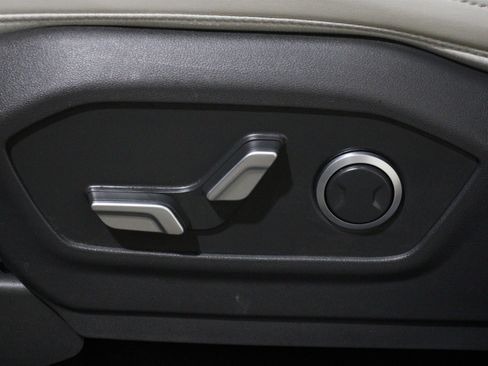 Used 2025 Hyundai Santa Fe SEL AWD/4WD image 4