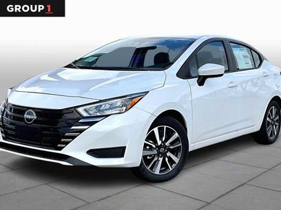 New 2025 Nissan Versa SV w/ Trunk Package