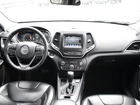 Used 2019 Jeep Cherokee Latitude Plus FWD image 26