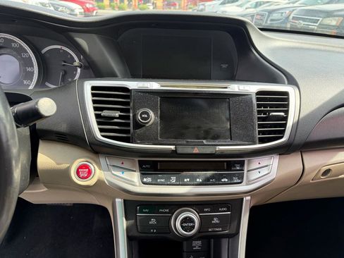 Used 2014 Honda Accord Touring image 11