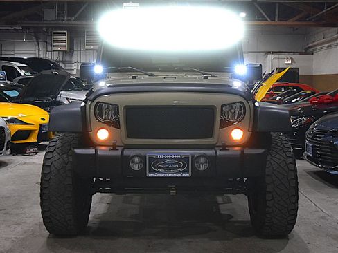 Used 2018 Jeep Wrangler Unlimited Sport S image 4