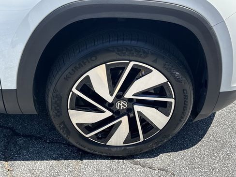 Used 2024 Volkswagen Atlas SE FWD image 15
