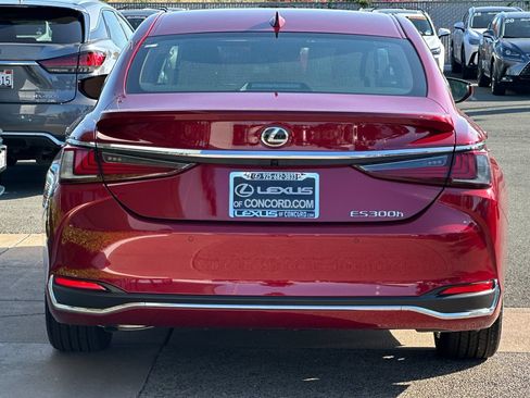 Certified 2025 Lexus ES 300h w/ Accessory Package (Z1) FWD image 5