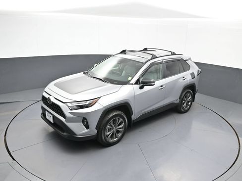 Certified 2025 Toyota RAV4 XLE Premium w/ Weather Package AWD/4WD image 35