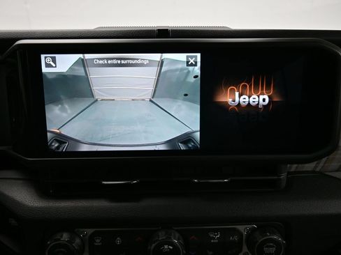 New 2026 Jeep Gladiator Sport AWD/4WD image 18