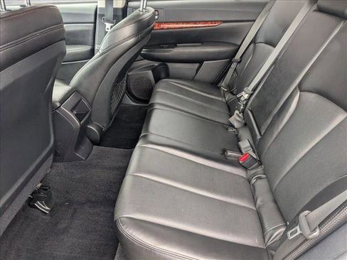Used 2010 Subaru Outback 2.5i Limited image 16