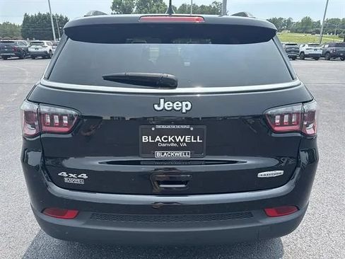 Used 2025 Jeep Compass Latitude AWD/4WD image 5