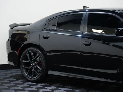 Used 2019 Dodge Charger R/T w/ Blacktop Package image 13