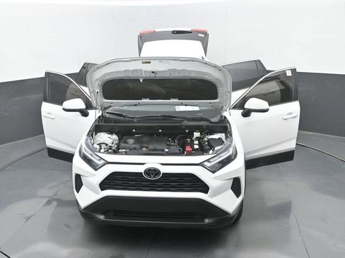 Used 2022 Toyota RAV4 XLE image 37