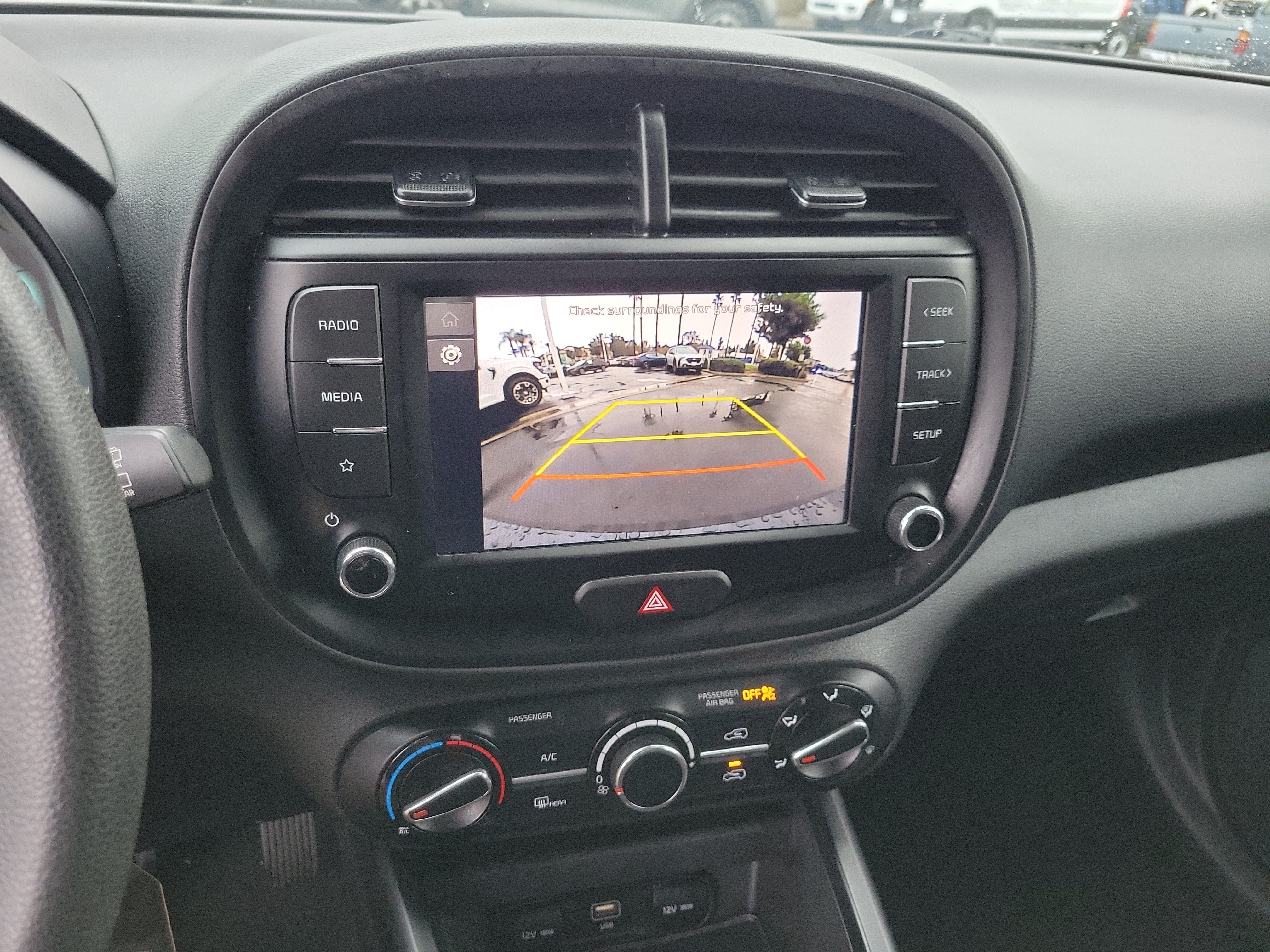 Used 2024 Kia Soul LX w/ LX Technology Package FWD image 9