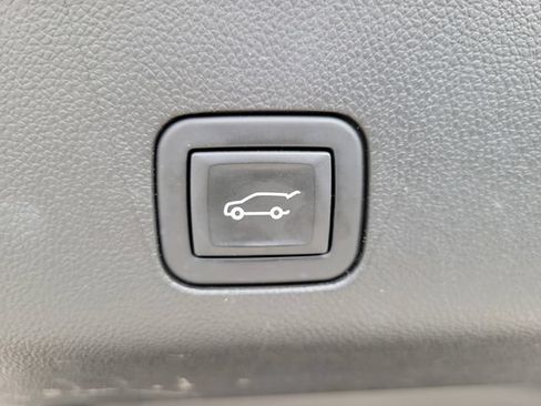 Used 2023 GMC Yukon XL Denali w/ Denali Reserve Package AWD/4WD image 11