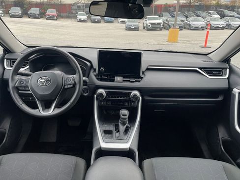 Used 2025 Toyota RAV4 XLE image 33