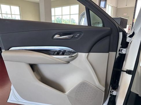 Used 2019 Cadillac XT4 Luxury FWD image 10