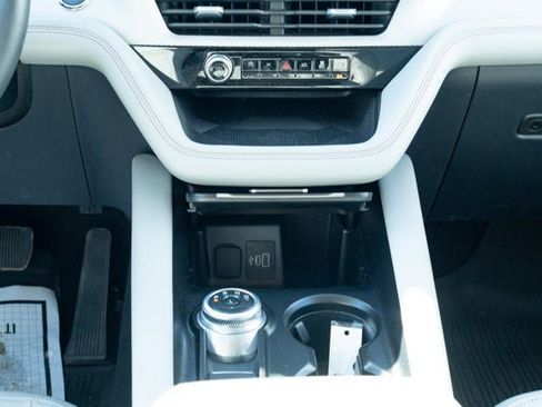 Used 2025 Ford Explorer Active w/ Active Comfort Package AWD/4WD image 32