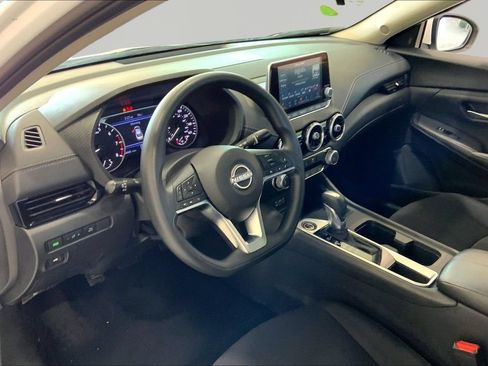 Used 2024 Nissan Sentra SV FWD image 12