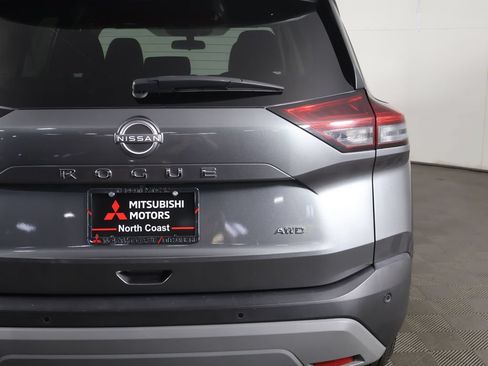 Used 2023 Nissan Rogue S AWD/4WD image 13