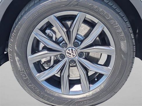 Used 2023 Volkswagen Tiguan SE FWD image 23