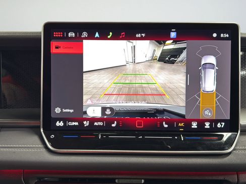Certified 2025 Volkswagen Tiguan SE R-Line AWD/4WD image 26