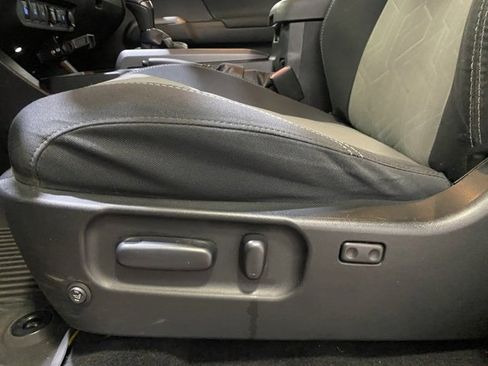 Certified 2021 Toyota Tacoma TRD Off-Road image 15