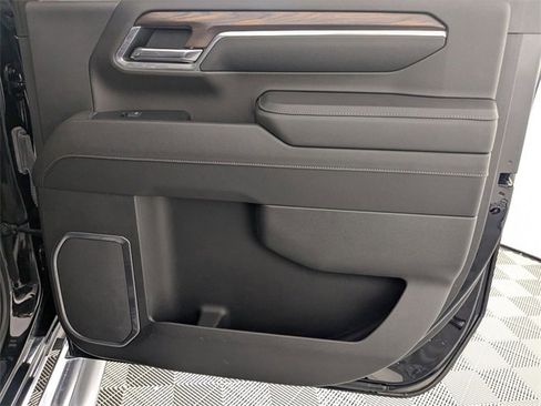 Used 2024 GMC Sierra 3500 SLT w/ SLT Premium Package image 33
