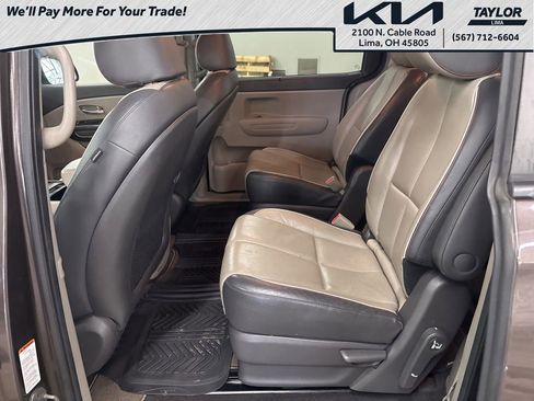Used 2017 Kia Sedona LX w/ LX Essentials Premium Package image 10