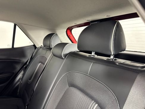 Used 2024 Hyundai Venue Limited image 26