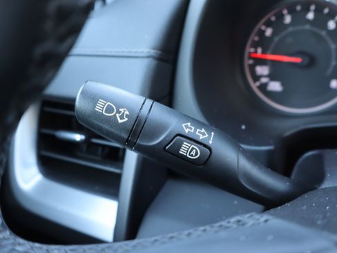 Certified 2024 GMC Terrain SLT image 21