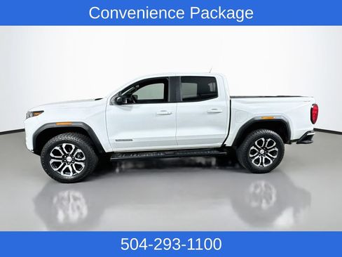 Used 2024 GMC Canyon Elevation w/ Elevation Premium Package AWD/4WD image 10