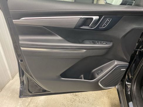 Used 2025 Buick Enclave Preferred image 23