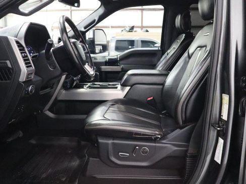 Used 2020 Ford F250 Platinum w/ FX4 Off-Road Package AWD/4WD image 33