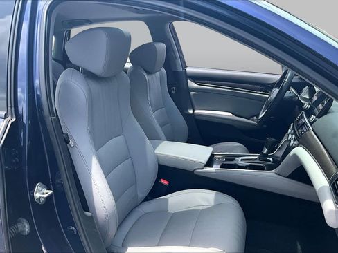 Used 2018 Honda Accord EX-L image 9