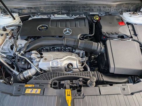 Used 2022 Mercedes-Benz GLB 250 image 25
