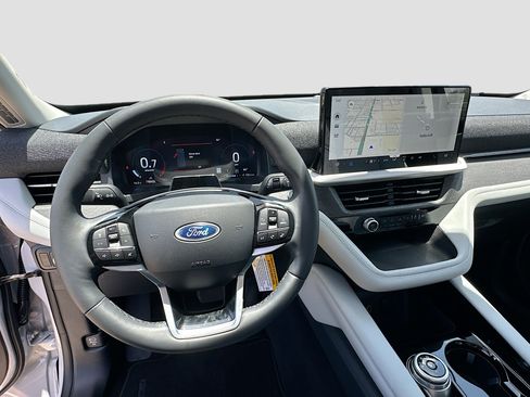 New 2026 Ford Explorer Platinum w/ LUX Leather Package AWD/4WD image 7