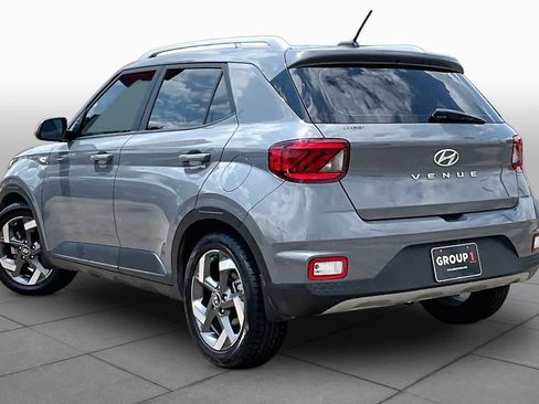 Used 2023 Hyundai Venue SEL FWD image 12