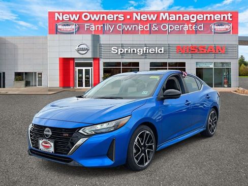 Used 2024 Nissan Sentra SR w/ SR Premium Package image 2