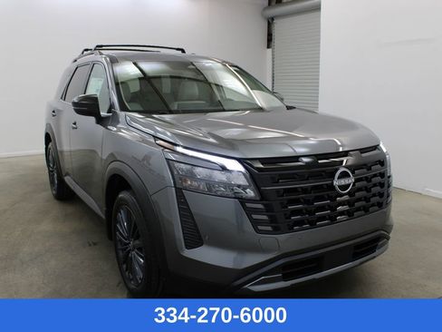 New 2026 Nissan Pathfinder SL image 5